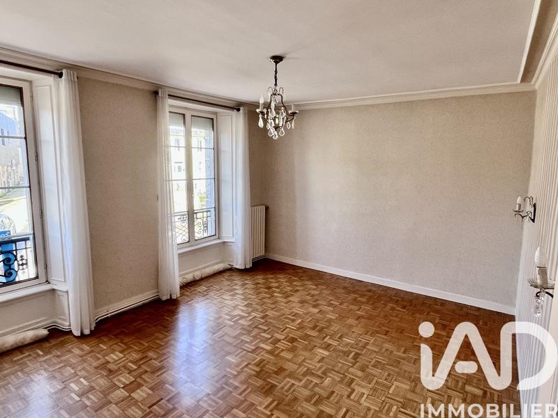 Maison - 217 m² - 6 pièces
