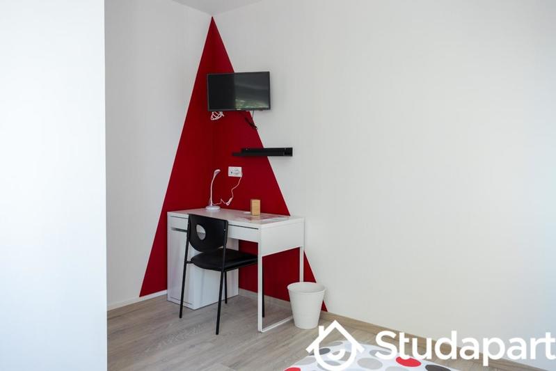 Chambre - 11 m² - 1 pièce