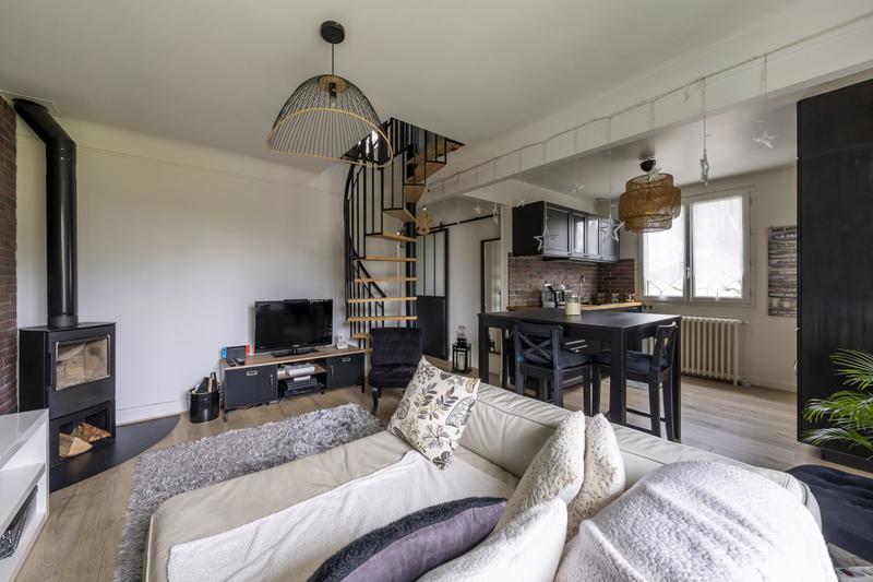 Maison - 80 m² - 5 pièces