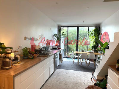 Maison - 187 m² - 8 pièces