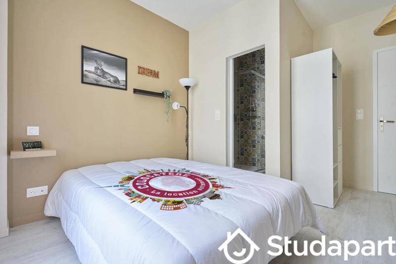 Chambre - 13 m² - 1 pièce