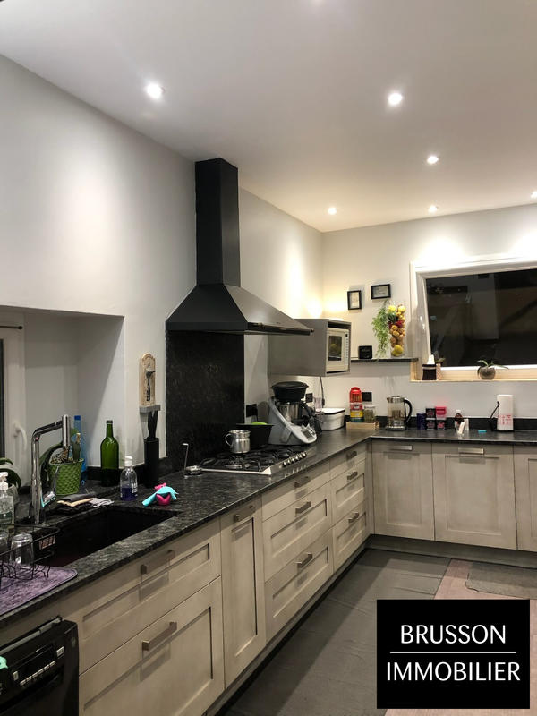 Maison - 184 m² - 9 pièces