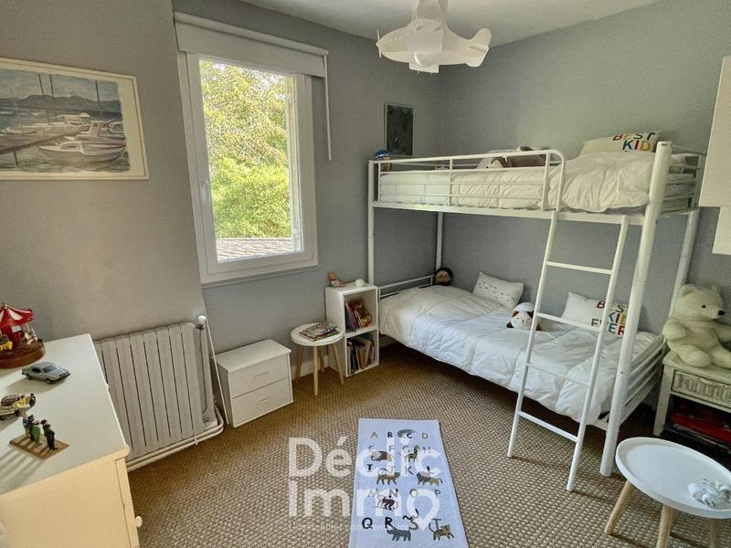 Maison - 275 m² - 9 pièces