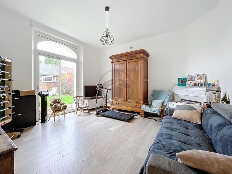 Maison - 229 m² - 8 pièces