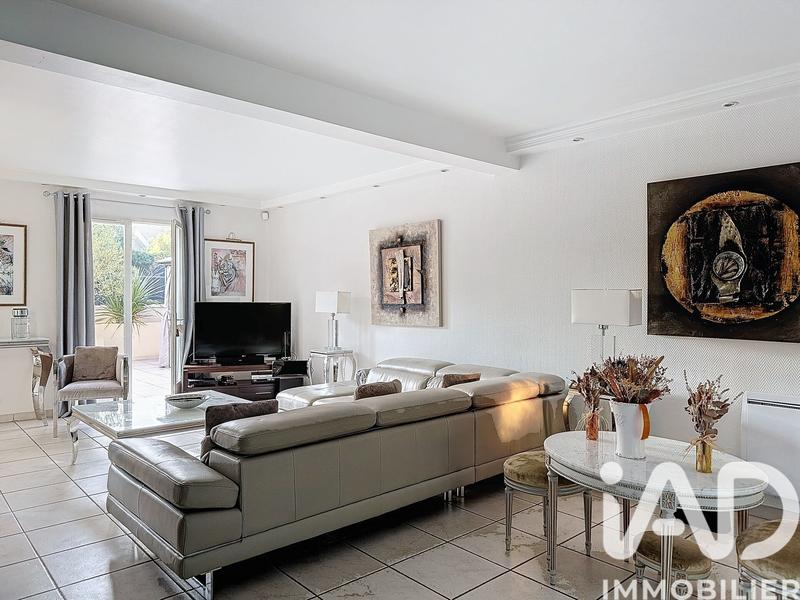 Maison - 248 m² - 8 pièces