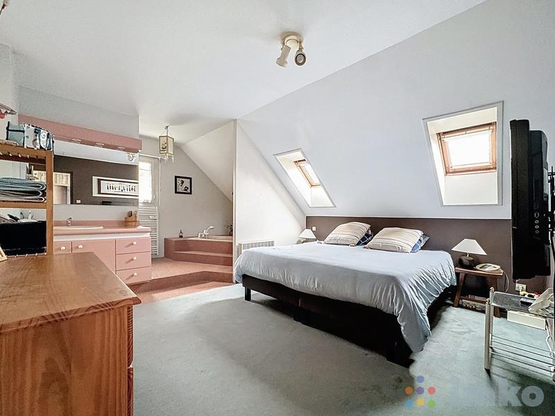 Maison - 237 m² - 7 pièces