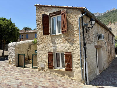 Maison - 239 m² - 11 pièces