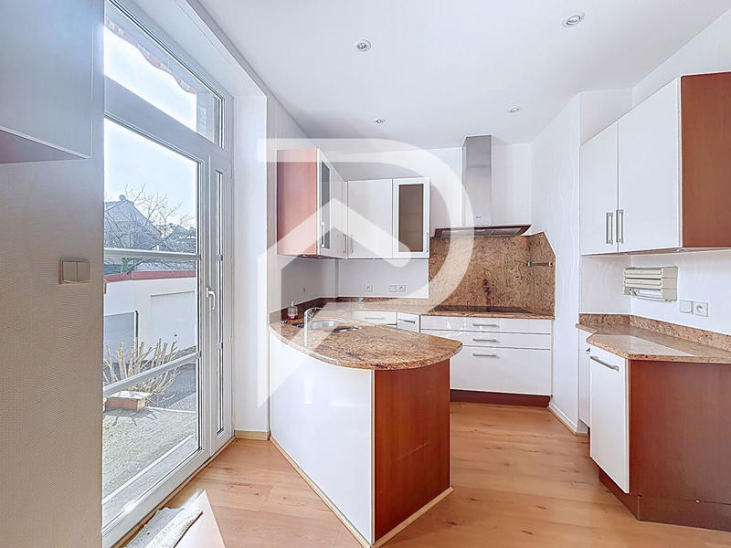 Maison de maîtres - 250 m² - 11 pièces