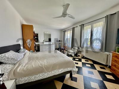 Maison - 220 m² - 9 pièces