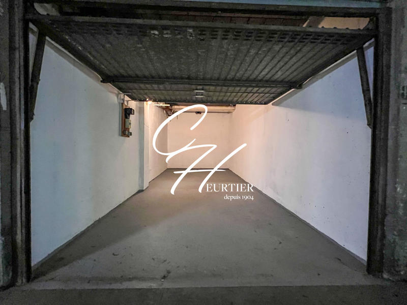 Parking / Garage - 16 m²