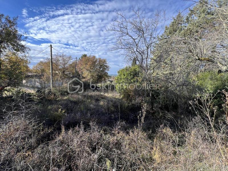 Terrain constructible - 800 m²