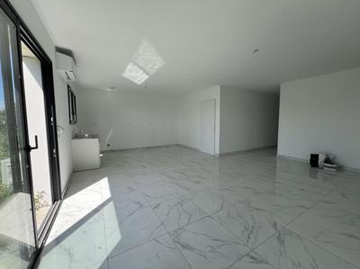 Maison - 76 m² - 4 pièces