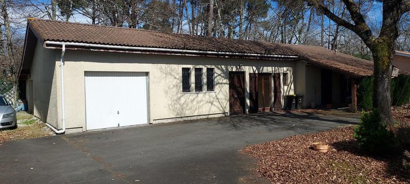 Maison - 239 m² - 11 pièces