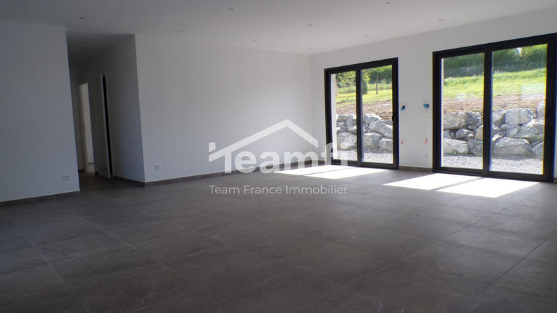 Maison - 110 m² - 8 pièces