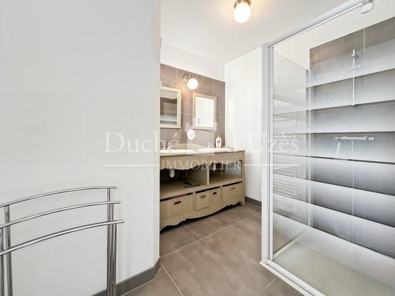 Maison - 180 m² - 8 pièces