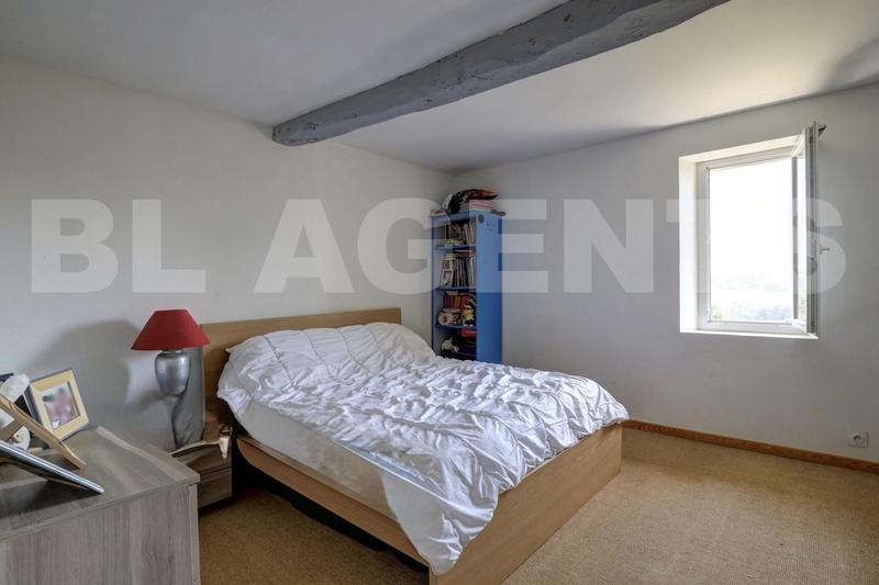 Propriété - 333 m² - 10 pièces