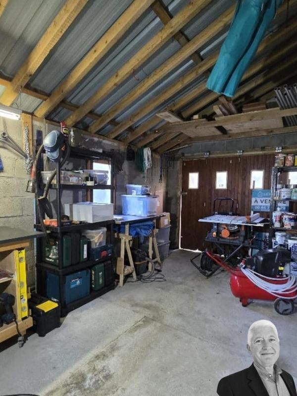 Maison - 245 m² - 8 pièces