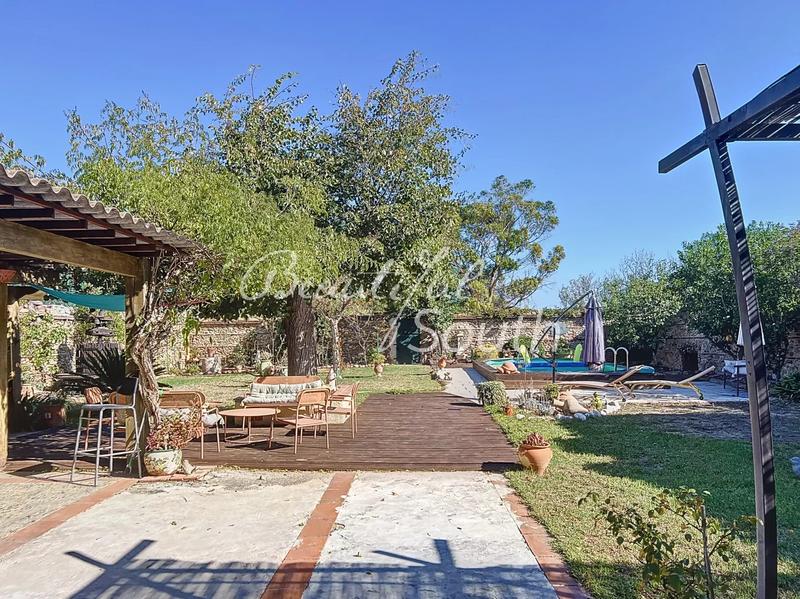 Mas - 307 m² - 5 pièces