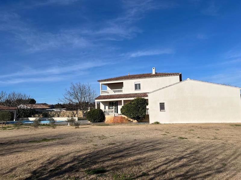 Maison - 250 m² - 9 pièces