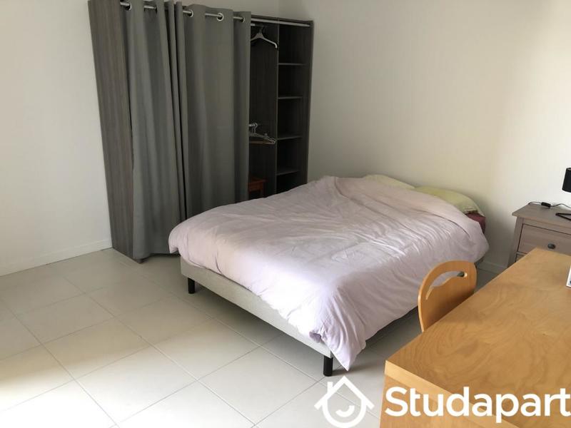 Chambre - 11 m² - 1 pièce