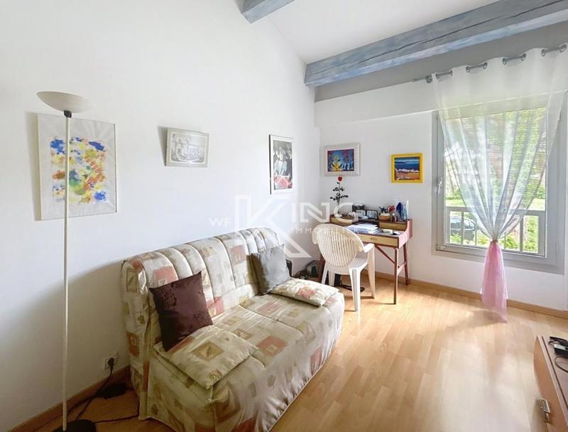 Appartement - 94 m² - 4 pièces