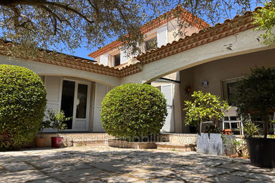 Villa - 220 m² - 6 pièces