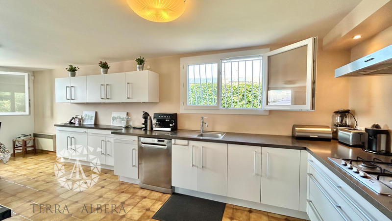 Villa - 145 m² - 6 pièces