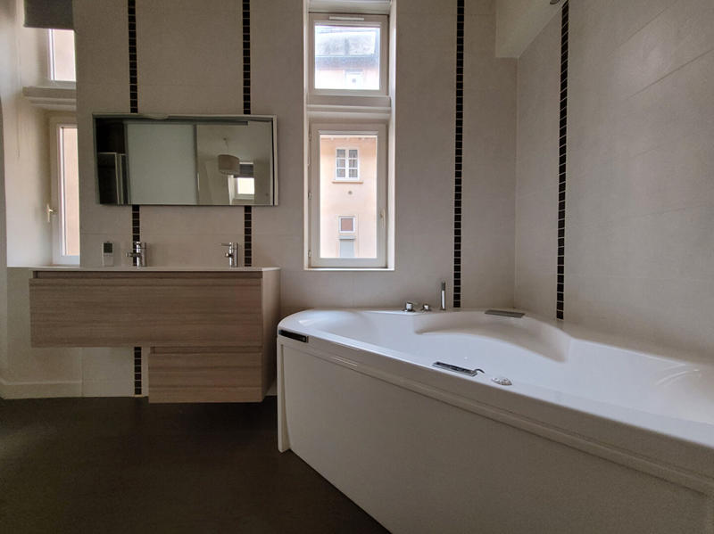 Appartement - 90 m² - 4 pièces