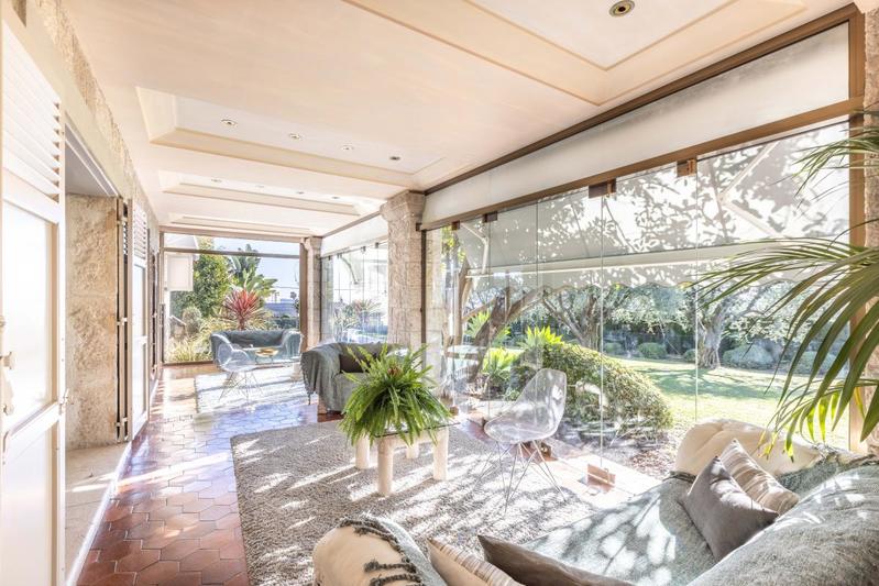 Villa - 360 m² - 8 pièces