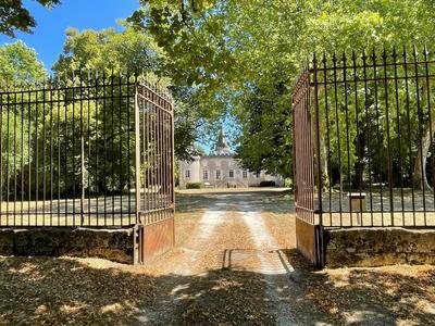 Château - 870 m² - 43 pièces