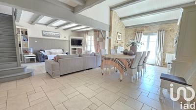 Maison - 215 m² - 8 pièces