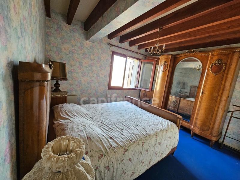 Maison - 214 m² - 7 pièces