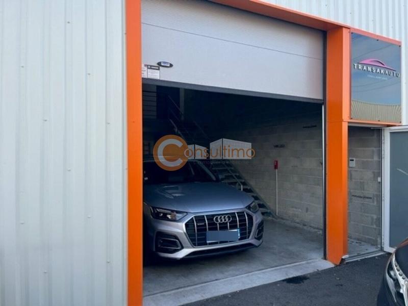 Local d'activité / Entrepôt - 258 m²