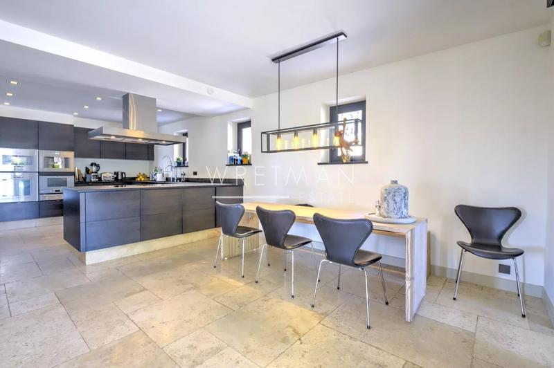 Villa - 320 m² - 7 pièces