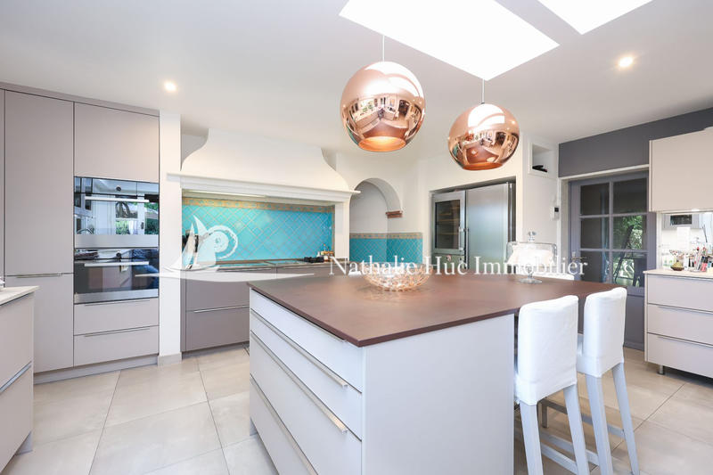 Mas - 250 m² - 5 pièces