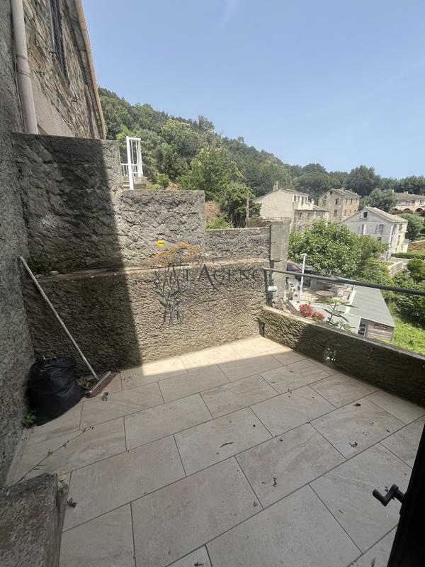 Appartement - 84 m² - 4 pièces