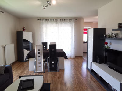 Appartement - 80 m² - 4 pièces