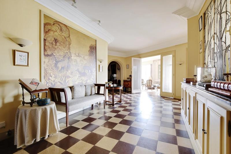 Appartement - 250 m² - 8 pièces