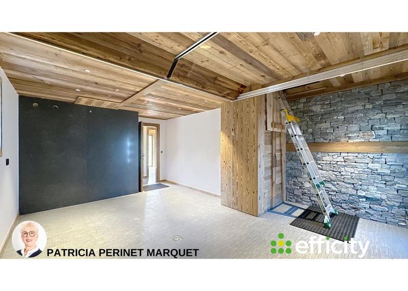 Maison - 216 m² - 7 pièces