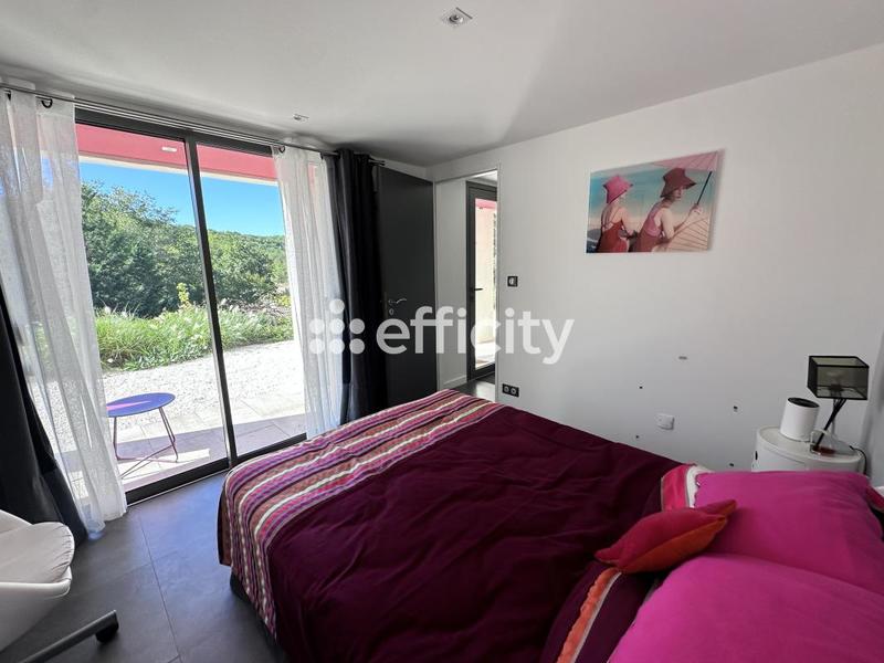 Maison - 290 m² - 11 pièces