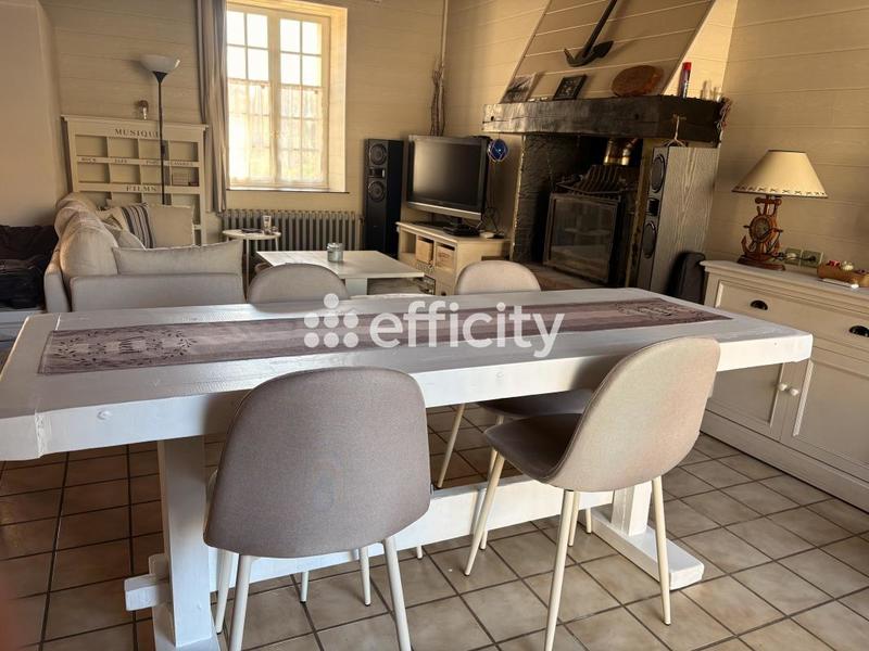 Maison - 177 m² - 7 pièces