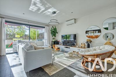 Maison - 125 m² - 5 pièces