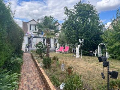 Pavillon - 150 m² - 6 pièces