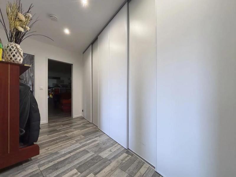 Maison - 241 m² - 8 pièces