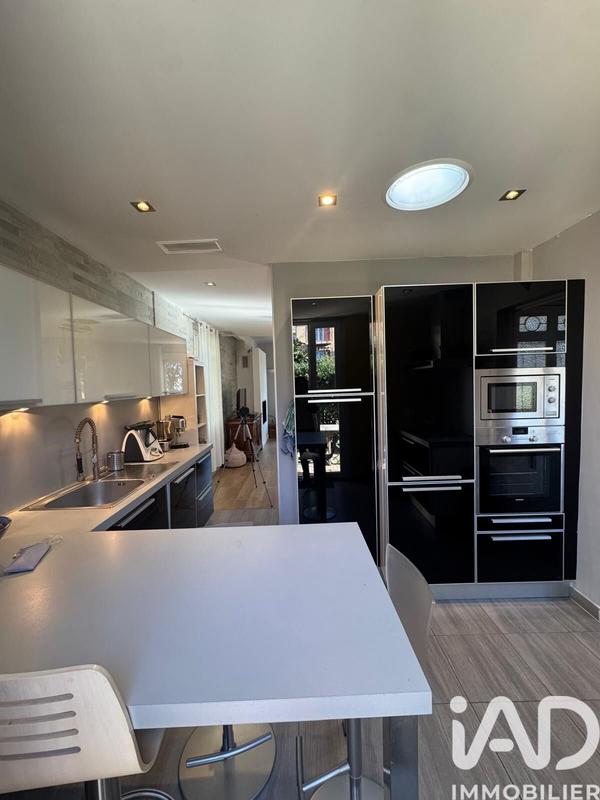 Maison - 160 m² - 8 pièces