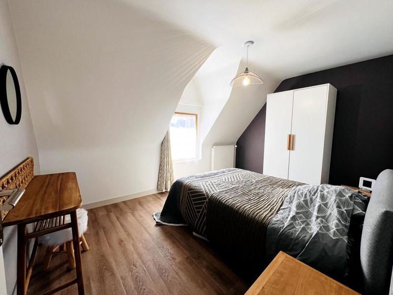 Maison - 205 m² - 9 pièces