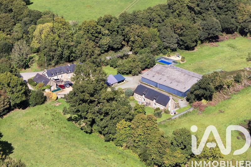 Maison - 486 m² - 17 pièces