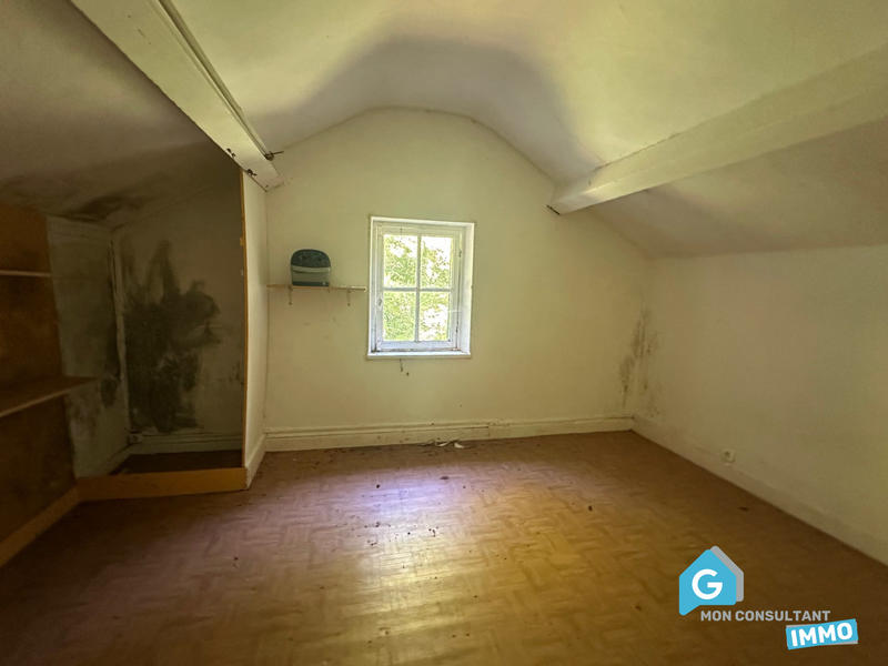 Maison - 330 m² - 8 pièces