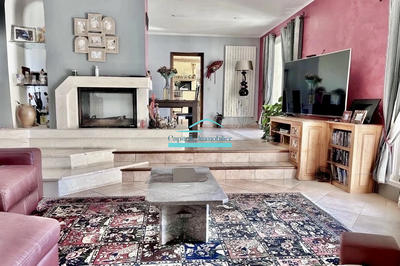Villa - 280 m² - 9 pièces