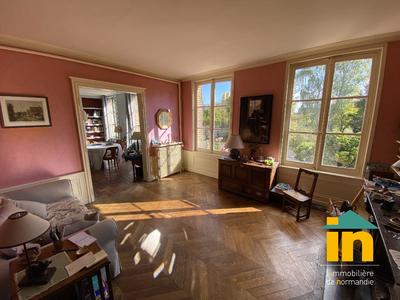 Maison de ville - 240 m² - 7 pièces